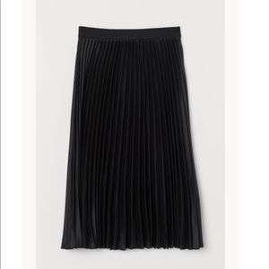 HM BLACK PLEATED MIDI SKIRT
